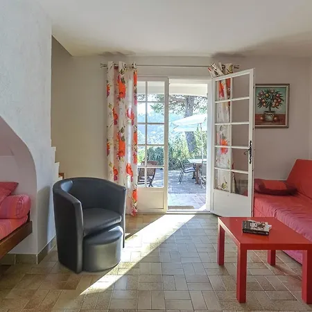In Near Beaches & Pool Bormes-les-Mimosas