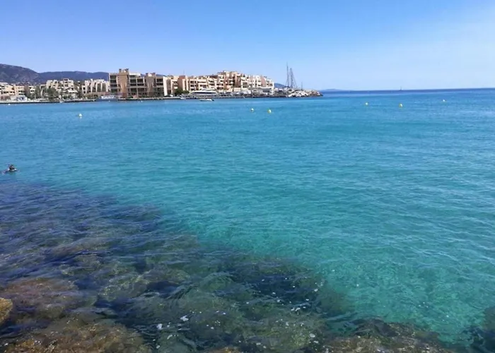 Сasa de vacaciones In Near Beaches & Pool