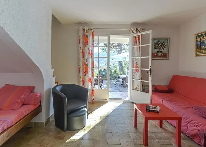 In Near Beaches & Pool Bormes-les-Mimosas